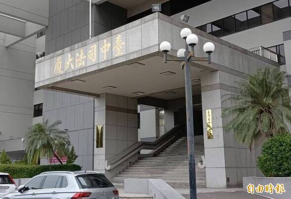 曾禁「旁聽抄筆記」惹議！台中殺人案完成準備庭 法官態度變了