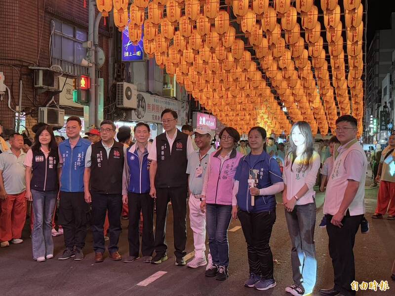 桃園景福宮中元水燈排車遶境 南崁溪畔招引好兄弟享奉祀