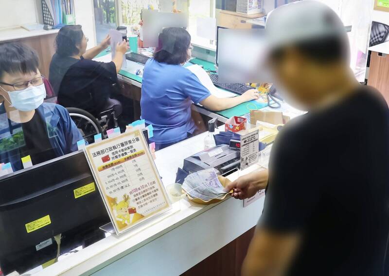屏東酒駕慣犯積欠2.4萬元罰款 入監勞作金遭扣押才急繳清