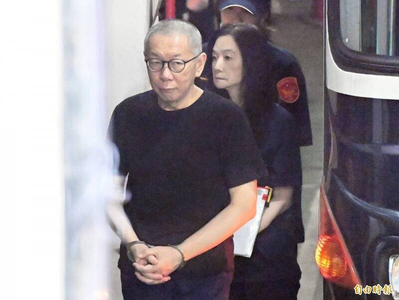 阿北今天不回家！柯文哲臉書首發聲 小草暴動竟要民進黨求柯出來