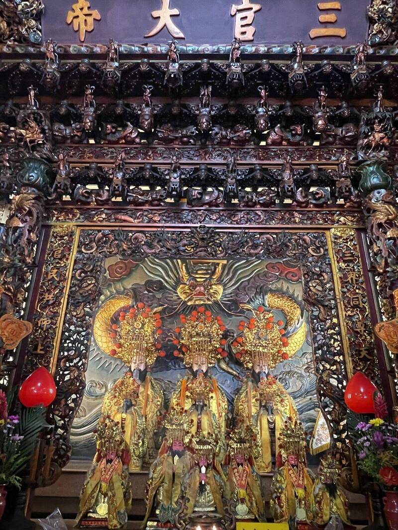 地官大帝考察眾生禍福以及男女功過,地官生日為中元節普渡孤魂。(楊登嵙提供) 地官大帝考察眾生禍福以及男女功過,地官生日為中元節普渡孤魂。(楊登嵙提供)