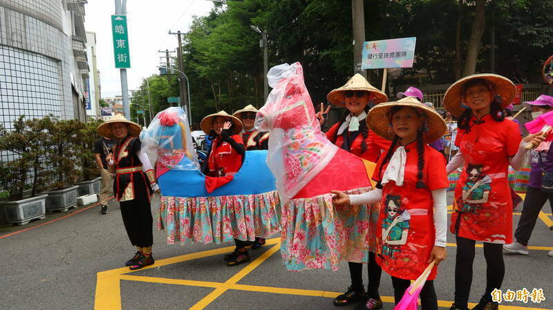 「2025桃園客家義民祭」重頭戲挑擔踩街明登場 封路管制 - 桃園市 - 自由時報電子報