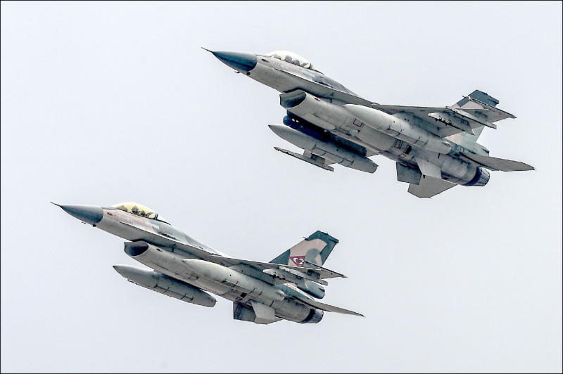 委內瑞拉空軍的F-16戰鬥機。委內瑞拉是在1980年代向美國購買F-16，據稱目前還有15架服役中。（法新社檔案照）