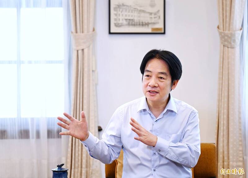 賴清德總統接受自由時報獨家專訪表示，行政院正研擬提出「海纜七法」，並透過與國際合作等三面向提升海纜防護韌性。（記者方賓照攝）