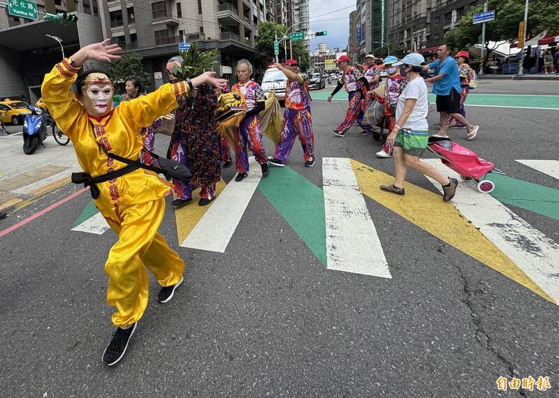 桃園客家義民祭挑擔踩街 20隊伍拚創意比吸睛 - 生活 - 自由時報電子報