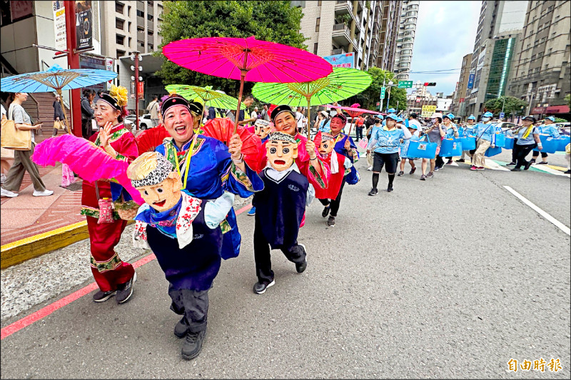 桃園客家義民祭 挑擔踩街拚創意 - 桃園市 - 自由時報電子報