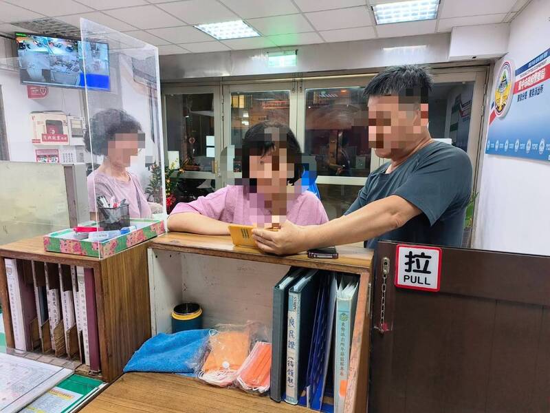 台中燒餅店多找顧客950元 闆娘報警30分鐘尋回