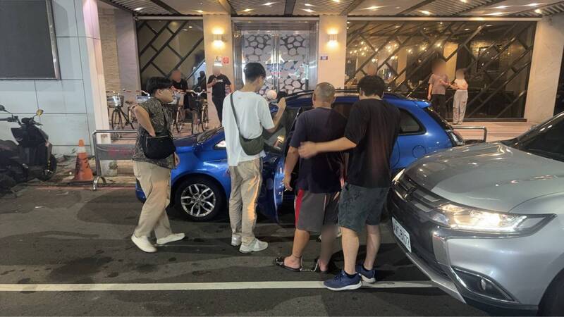 她趴引擎蓋摔落遭男友狠心輾斃  南投警3小時內火速逮人