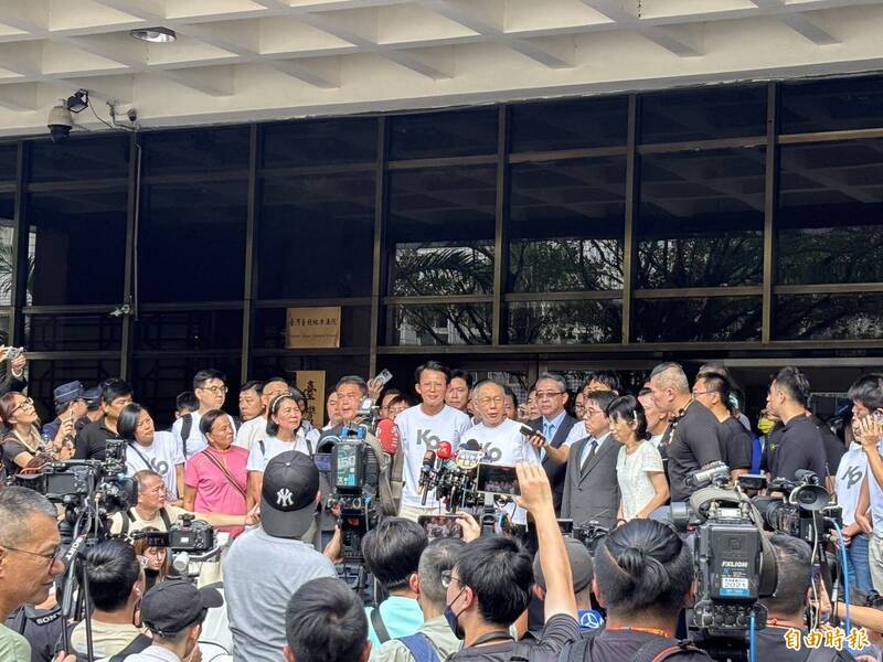 柯文哲交保》對柯撒冥紙 「吃屎哥」被警方保護管束