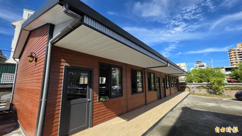 新增6班 教室不足！頭份建國國中小木屋風格組合屋「開箱」