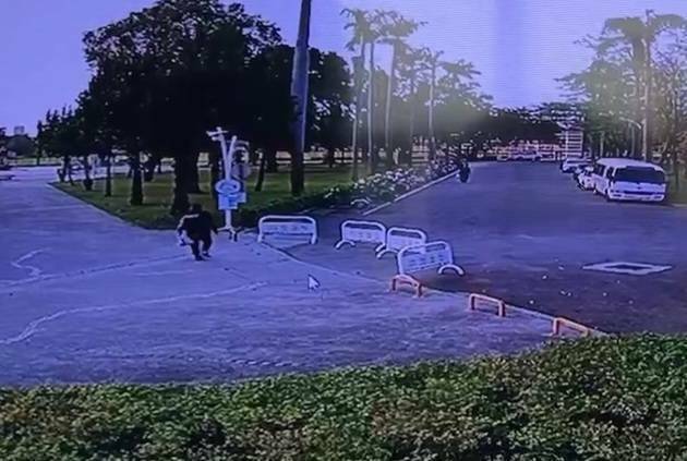 色男在屏東縣民公園溜滑梯對女童性騷擾 判刑3月