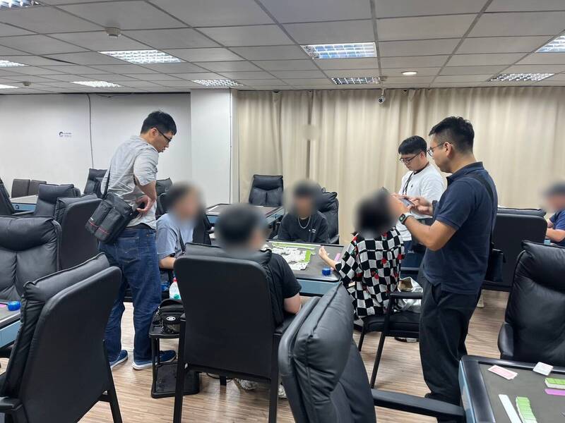 淡水學區棋牌社網路「揪賭」 逮2賭客竟是大學生