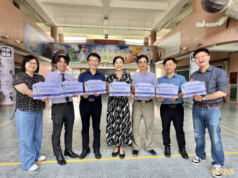 屏縣7國小「都在鐵道旁邊」組聯盟 搭火車遊學
