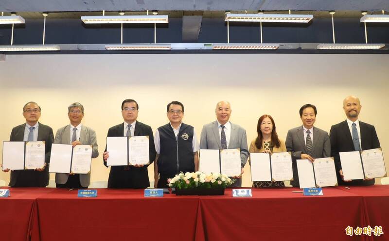 培育在地人才  中捷與中台灣6大學簽署MOU