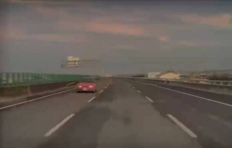 誇張！清晨國4豐原段紅車逆向狂奔 沿路駕駛嚇破膽