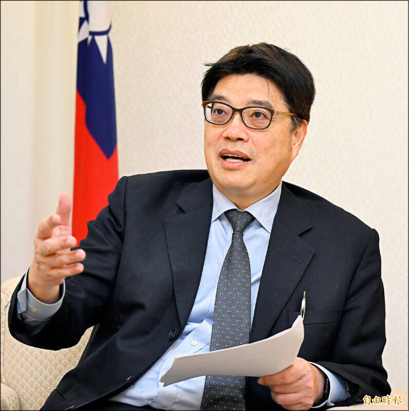 邱垂正指台灣情勢90年代以來最嚴峻 國台辦跳腳嗆「竄美」