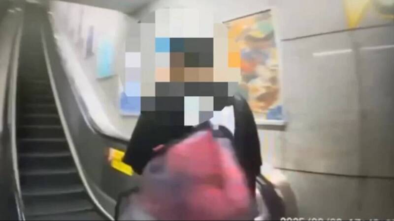 強行上車大聲喧嘩 酒醉男北捷西門站鬧事被帶離