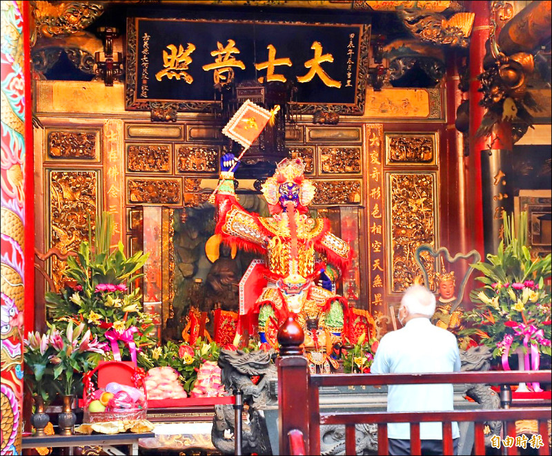民雄大士爺祭 今文隆橋下放水燈