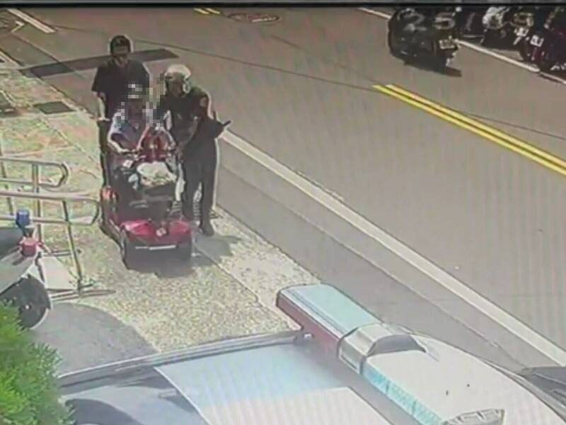 電動車卡路中 台中警救援國小同學阿公