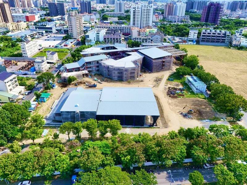 高雄藍田國小新建綠建築成形 明年6月完工招生