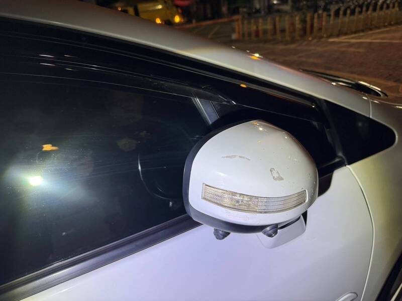 才擦身而過後視鏡斷裂！女車主心淌血 肇逃男：以為壓到石頭