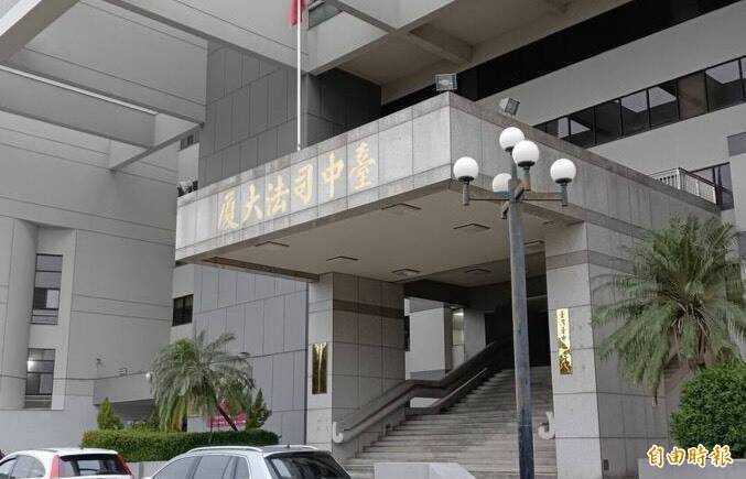起床氣動殺機？寄宿男不爽被吵醒 怒刺友人父親胸口被起訴