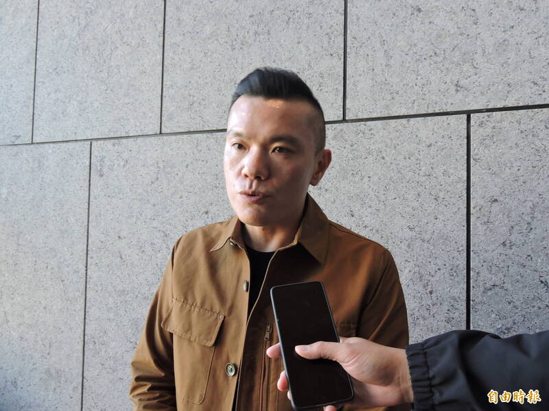 臉書暗批陳智菡「搶鏡頭 」?  江和樹解釋秒刪文原因