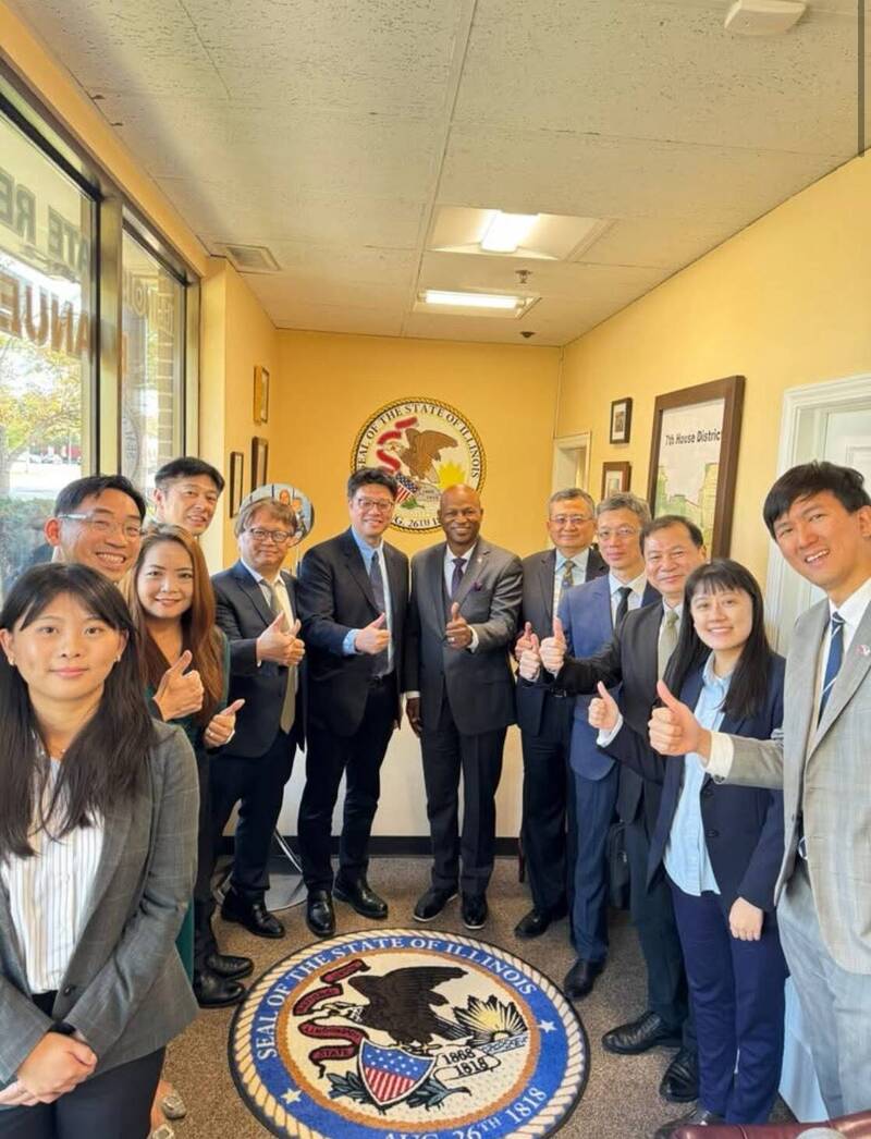 邱垂正訪美見芝加哥台僑 籲合作撐起「民主保護傘」