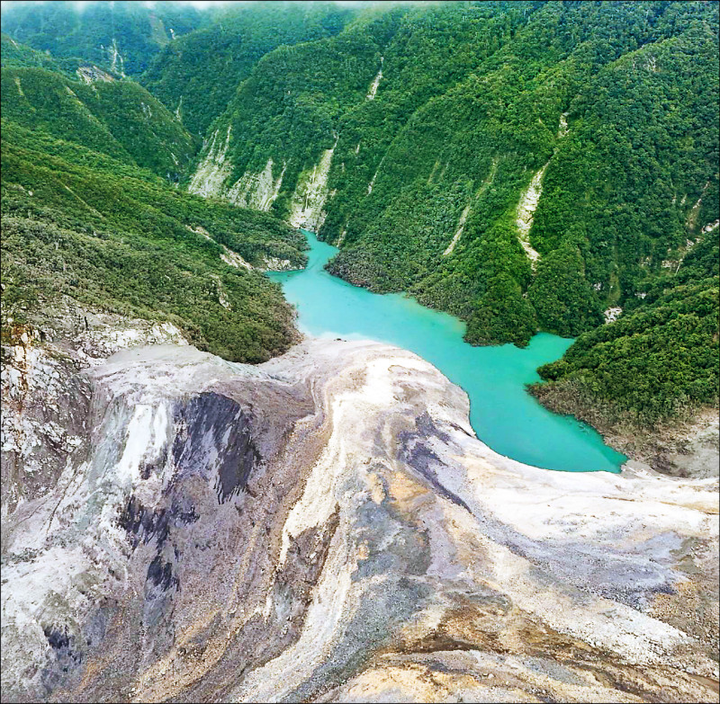 花蓮馬太鞍溪堰塞湖 最快下月溢流