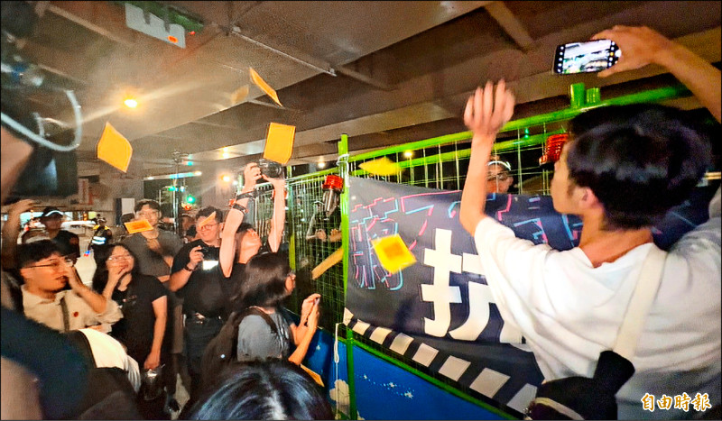 （台北）公館圓環抗議聲中開拆 1個月完工