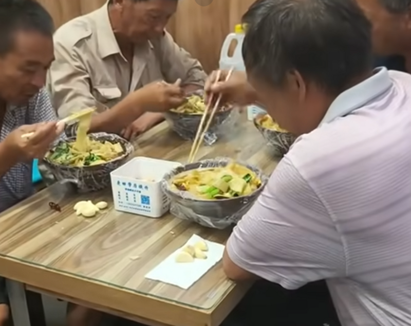 悲慘！河北4男找嘸頭路沿途討食 中國網友嘆：政府去哪了