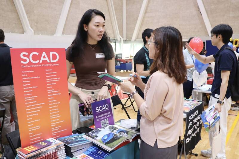 向台灣學生招手 南部大學博覽會60所國際名校設攤