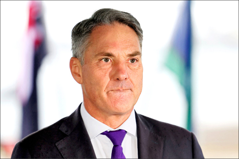 澳洲國防部長馬勒斯十四日宣布，將在十年內初步投入120億澳幣，打造AUKUS核潛艦基地。（路透檔案照）