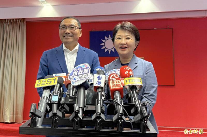 張育萌批評，盧秀燕（右）、侯友宜（左）二人罵中央違法刪一般性補助款，卻暴露藍營修法的更多錯誤，兩人講的《財劃法》第30條第3項，是國民黨團蠻橫修法搞出的「另一個黑洞」。（資料照）