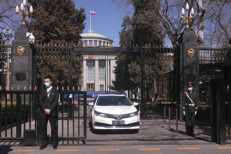 北京新規  嚴令外國使領館中國籍僱員不得危害國安