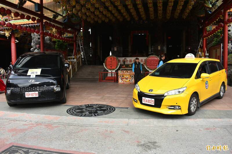 下營神龜志工隊小黃公車+1！獲贈新廂型車 擴大服務載送長者就醫