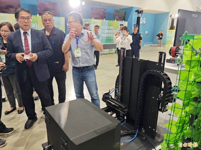 工研院雞舍巡檢、蔬果授粉等農務機器人 南市府爭取合作推廣