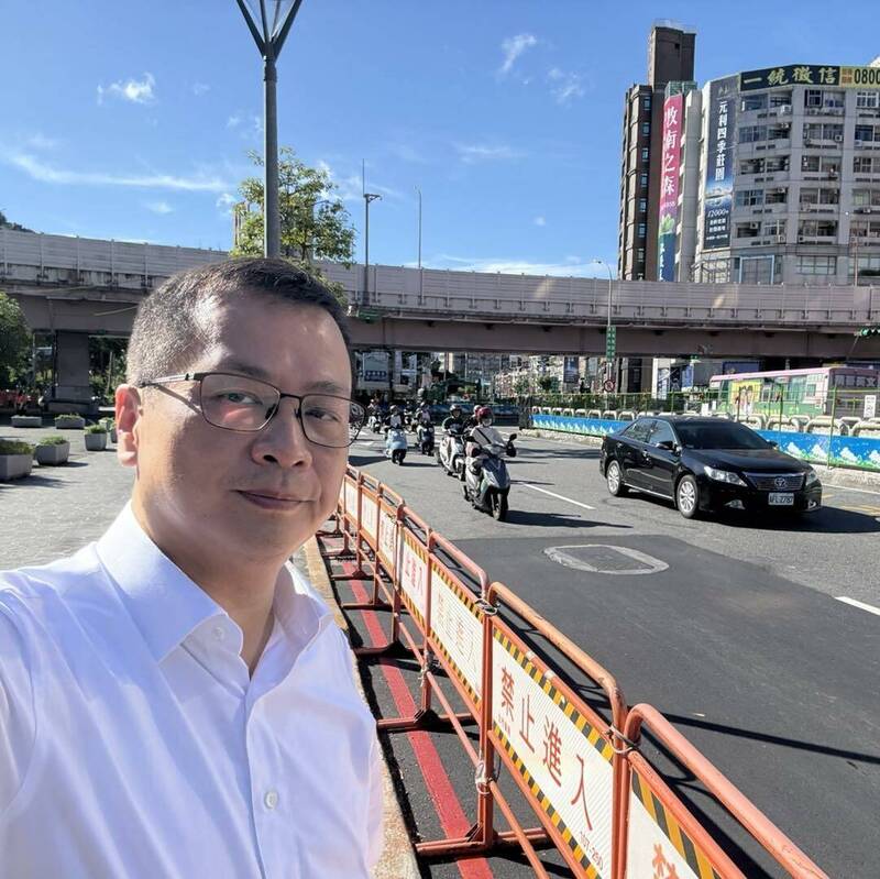 槓苗博雅公館圓環交通不塞 羅智強認住「非選區」木柵20年