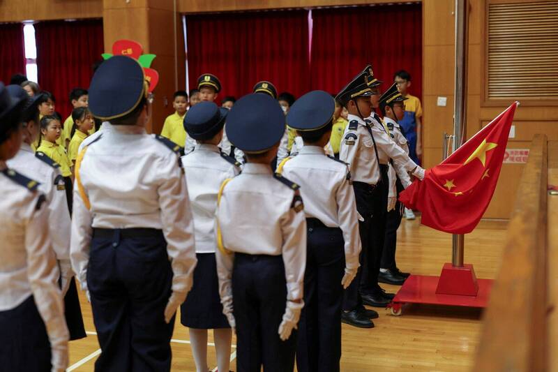 確保「愛國者任教」？港府推教師換證制不再終身保障