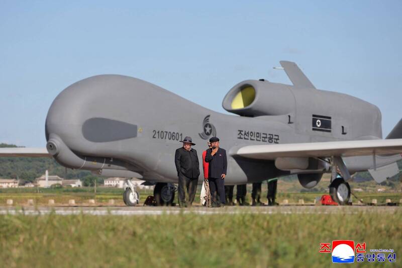 金正恩視察無人武器測試 「金星」攻擊型無人機現蹤