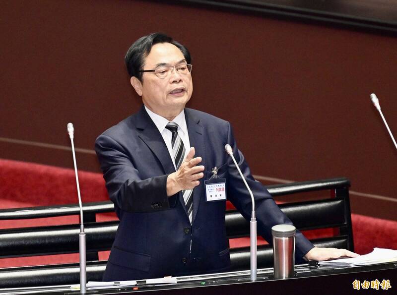 國文轟大里垃圾山預算暴增50億 審計長：台中市垃圾有點多