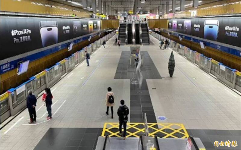 頂太陽走進捷運站「冷氣不涼」？「背後規定」原因曝光