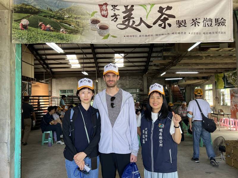 竹縣峨眉茶葉班「東方美人茶製茶體驗營」 70名大小朋友參與 - 生活 - 自由時報電子報