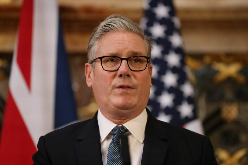 英國首相施凱爾（Keir Starmer）因其承認巴勒斯坦的決定，正遭受來自國內外盟友的巨大壓力。（彭博資料照）