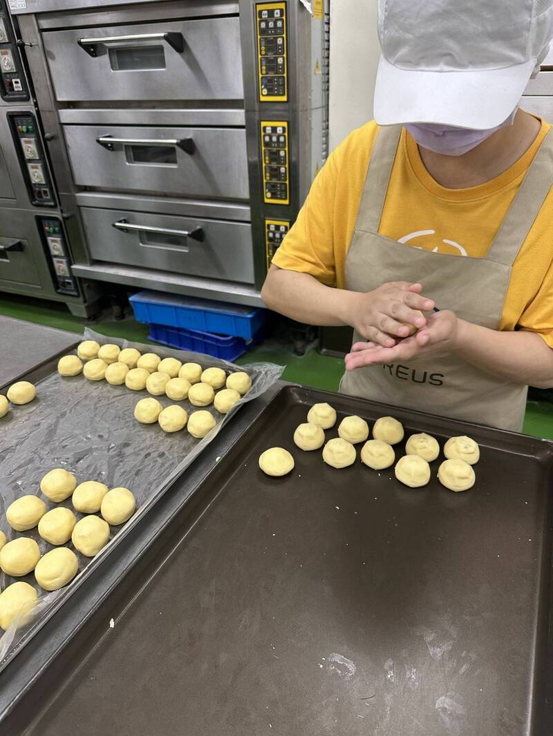 喜憨兒新竹烘焙工場的產品多元且備受市場喜愛。（取自竹縣府官網）