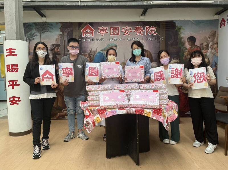 新竹縣政府採買庇護工場所推出的秋節禮盒相贈弱勢團體，鼓勵所有弱勢族群。（取自竹縣府官網）