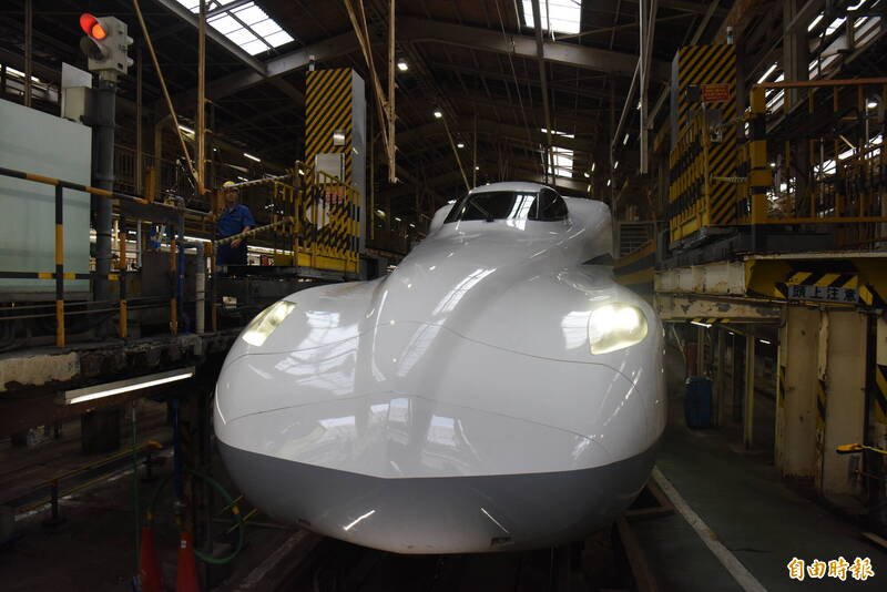 N700S車頭，白色燈為車頭。（記者吳亮儀攝）