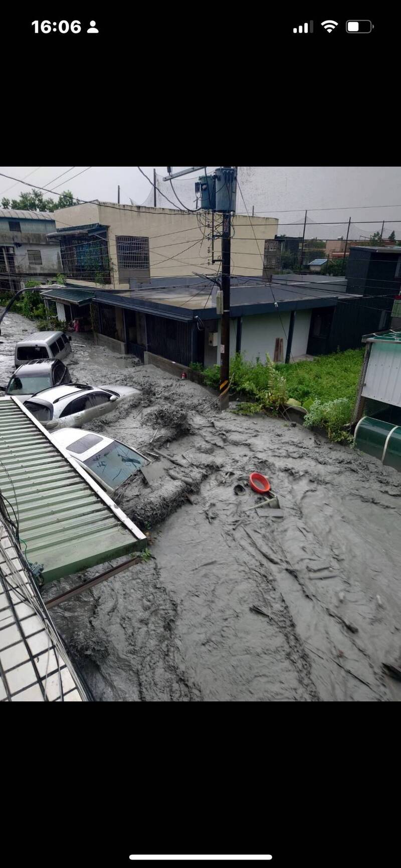 光復鄉市區淹水。（記者花孟璟攝）
