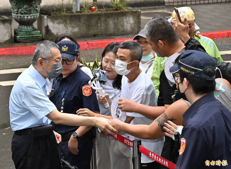 指李文宗參考這2案！ 柯文哲批檢「小題大做」：這一年很痛苦
