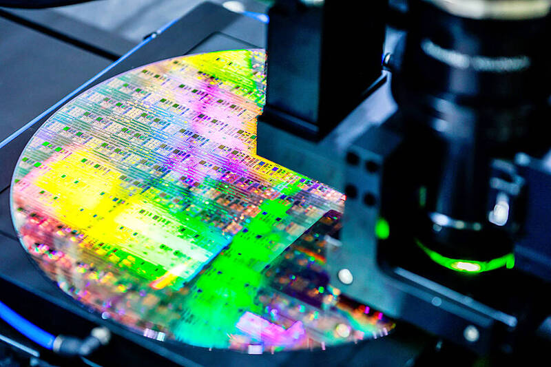 A silicon wafer is displayed at SEMICON Taiwan in Taipei on Sept. 11.Photo: Ritchie B.
Tongo, EPA